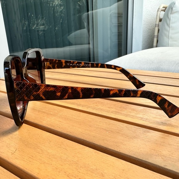 Tahari Square frame brown tortoise shell oversized sunglasses - Picture 4 of 6